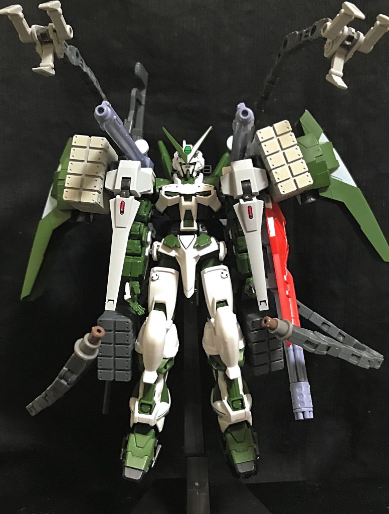 ガンダムアストレイ ヴァードォントフレーム フル・ウェポン–2枚目/制作者：山葵 和佐比