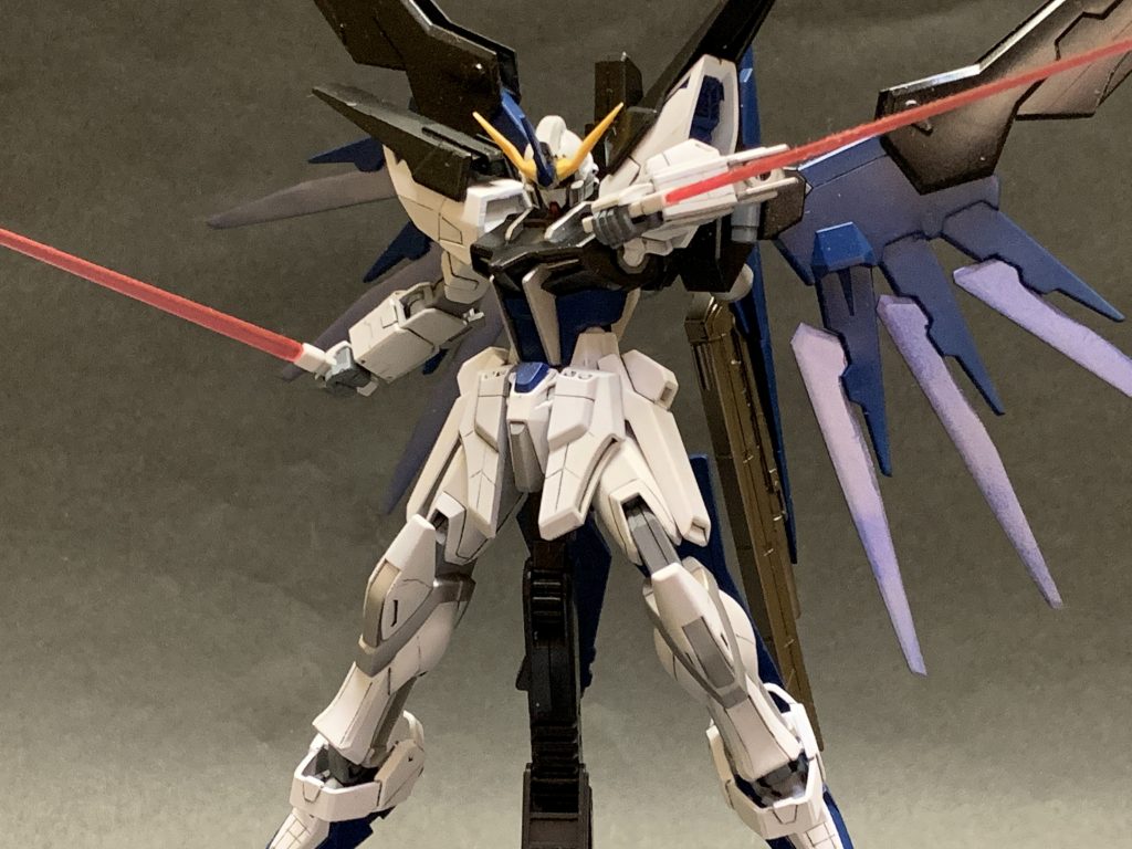 ビームサーベル。補助装備としての意味合いが強いが取り回しに若干難のあるクラレントの代わりに近接戦闘用として使用する。