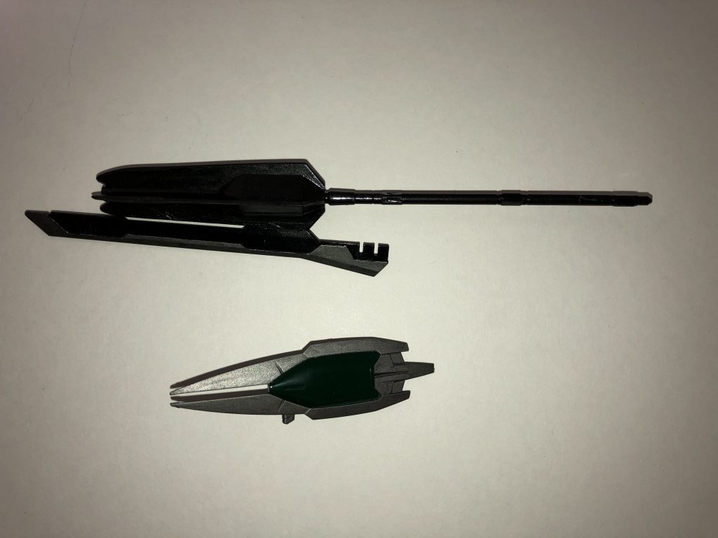 武装
ランスはバルバトスのメイスをベースにジャンクだった何かのブレードを、シールドはシュバルベグレイズのサイドブースターを使用