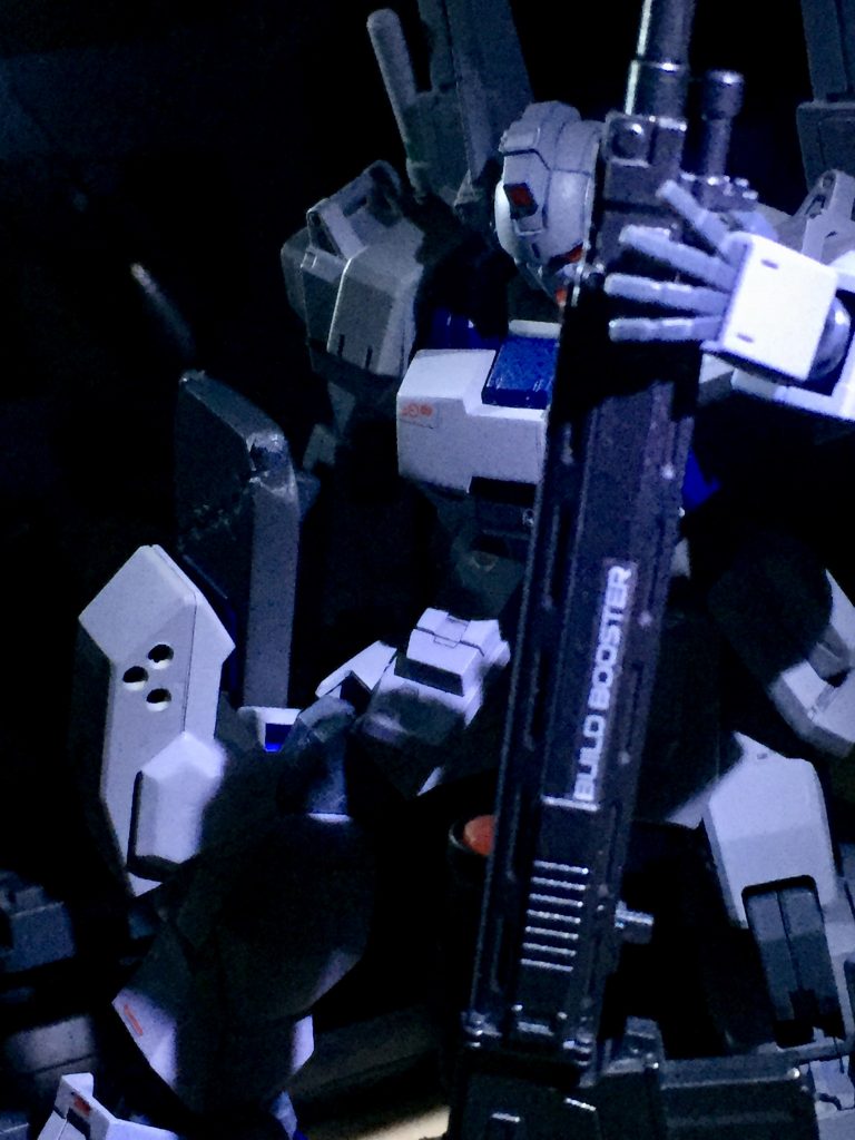 危険性を考慮して中・遠距離からの戦闘を任されることもあります。
まあ目を離すとビームサーベルぶんぶん振り回してますが。