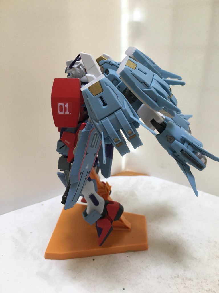 SEEDの機体なので自立は不可能です。