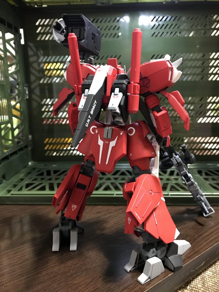 後ろ
バックパックの真ん中は旧ゼータのやつ使いました。