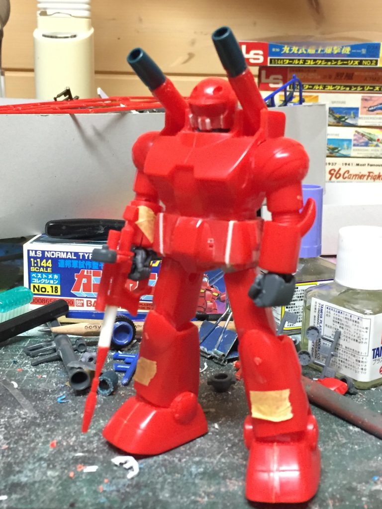 ライフルはランナーで銃身を延長、スコープをG30のガンダムから移植しています。キャノン砲はそのままだと先がほっそりなので、先端のみhgucより頂いております。