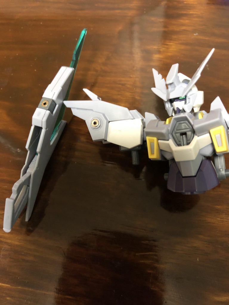 ファンネル固定はネオジム磁石を使用してます。肩のファンネル固定の出っ張りが気になり無くしました。