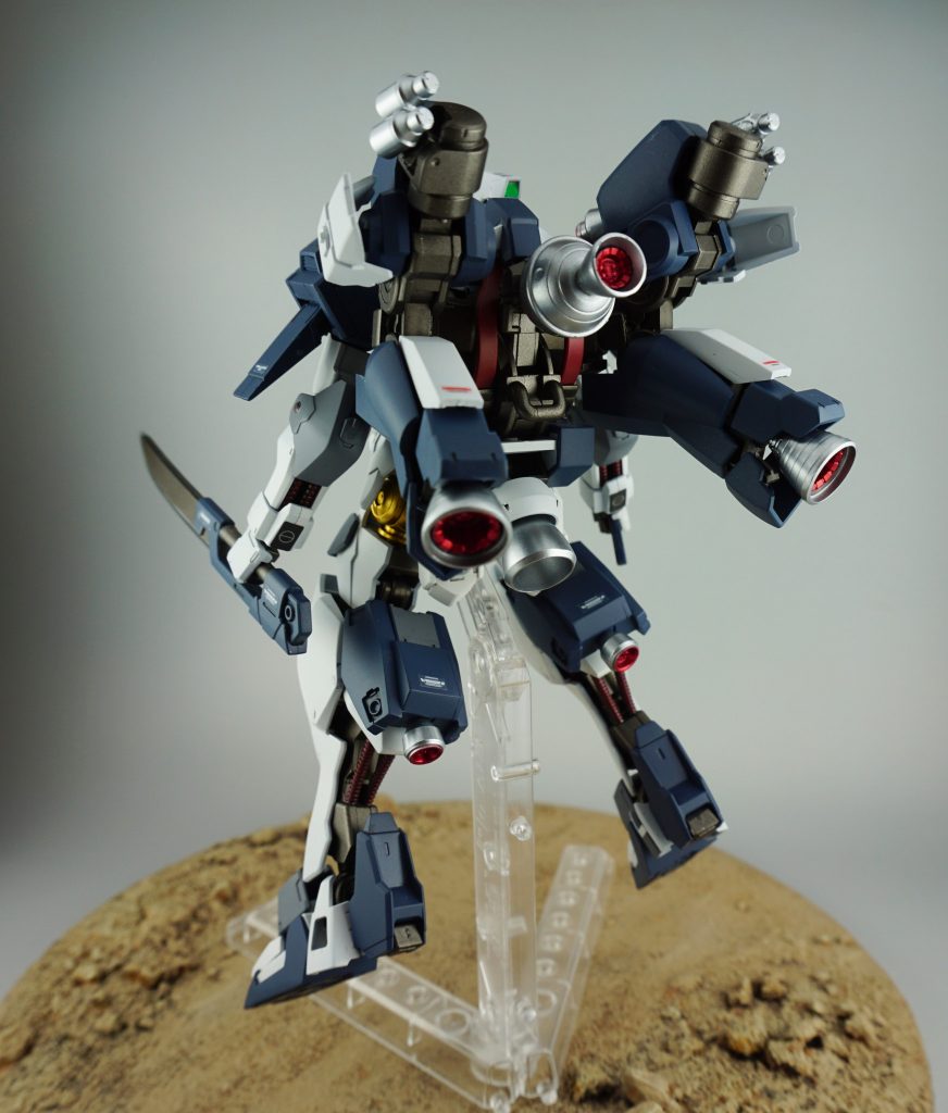 背面。グレイズを加工してブースターを作りました