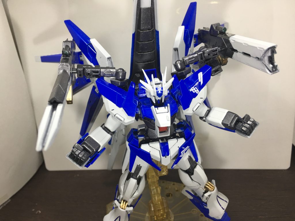 武装
写真左側 hi-GNブレイド
写真右側 hi-GNドミネーター