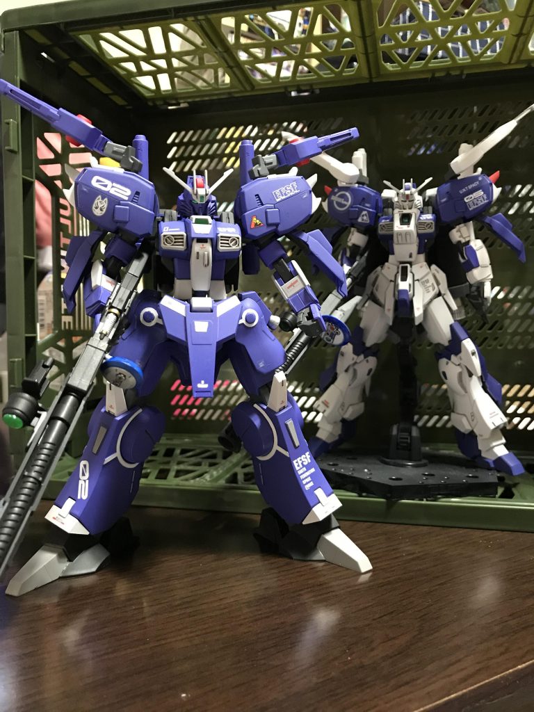 先日作ったHi-Sガンダム マリーダ機とともに記念撮影👍
