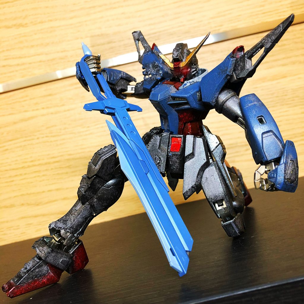 おまけ
膝立ちなど色々とポージングしてみましたが、結局二足立ちしてるのがしっくりきたのでそこから台座を組み上げました。