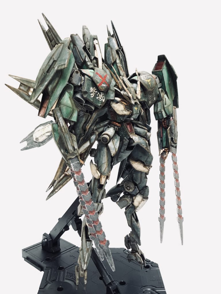 パーツはバイアラン1つとレギンレイズジュリア2つのサンコイチしたガンプラです。ほんと親和性高すぎですよこのガンプラ達。バイアランは私の一番好きなMSなので今回納得いくような改造が出来て個人的に大満足してます^_^