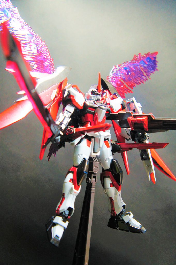 最終形態
フルブーストモードです。光の翼を出し、全ての敵を薙ぎ払います。