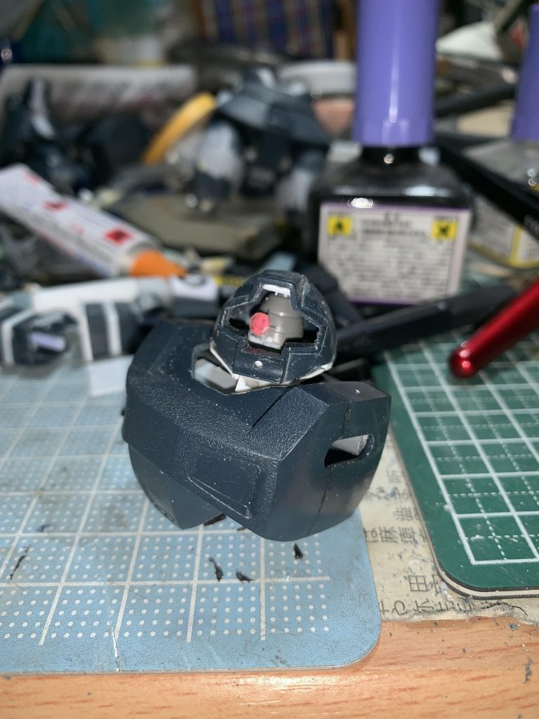 モノアイ 可動工作
市販のブースターパーツを使用