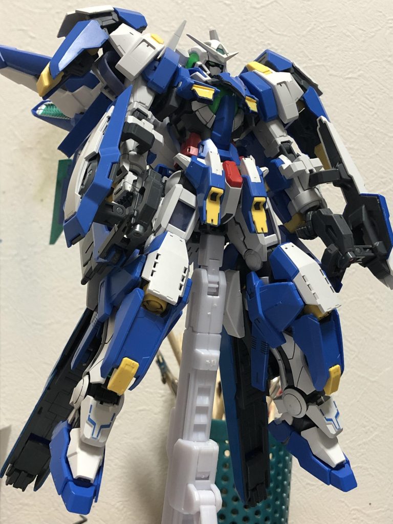 アヴァランチエクシアダッシュのパーツを使い機動性を上げました。