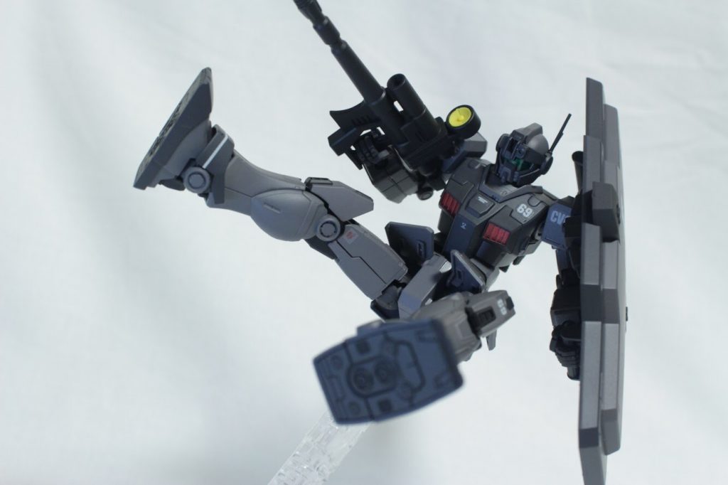 アクションポーズを何枚か。
噂には聞いてたんですが腰の可動域ヤバいですね。見る角度は限られますがめっちゃポーズ決まります。