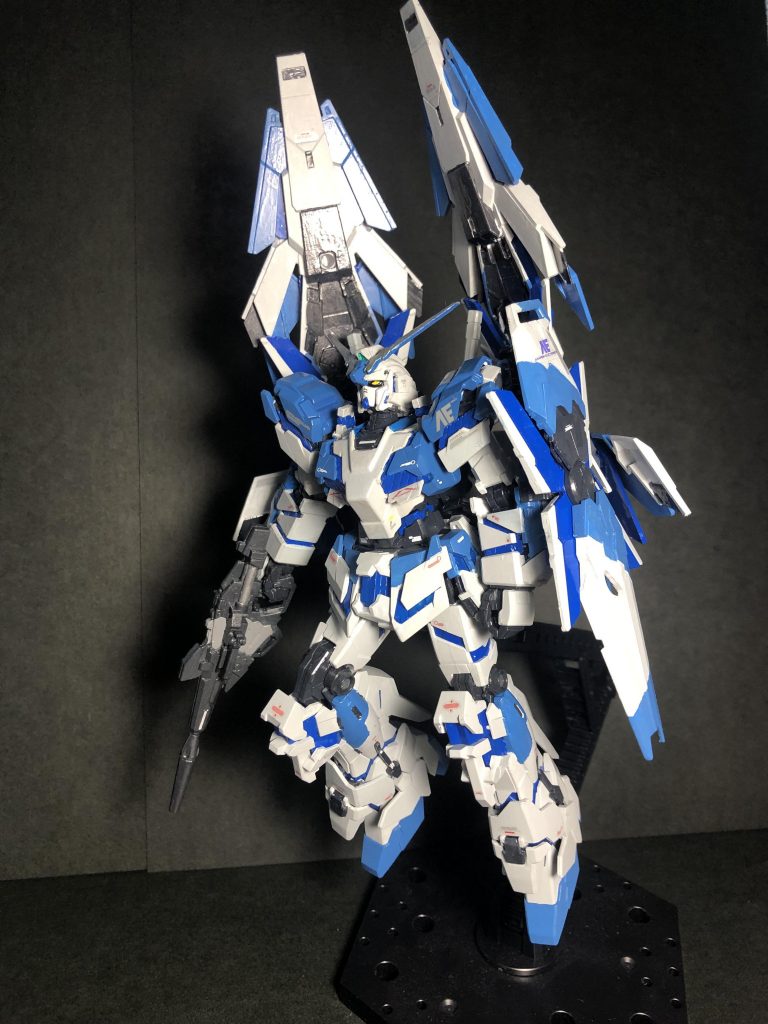 Hi-ユニコーン ガンダム–4枚目/制作者：いった・こぉく