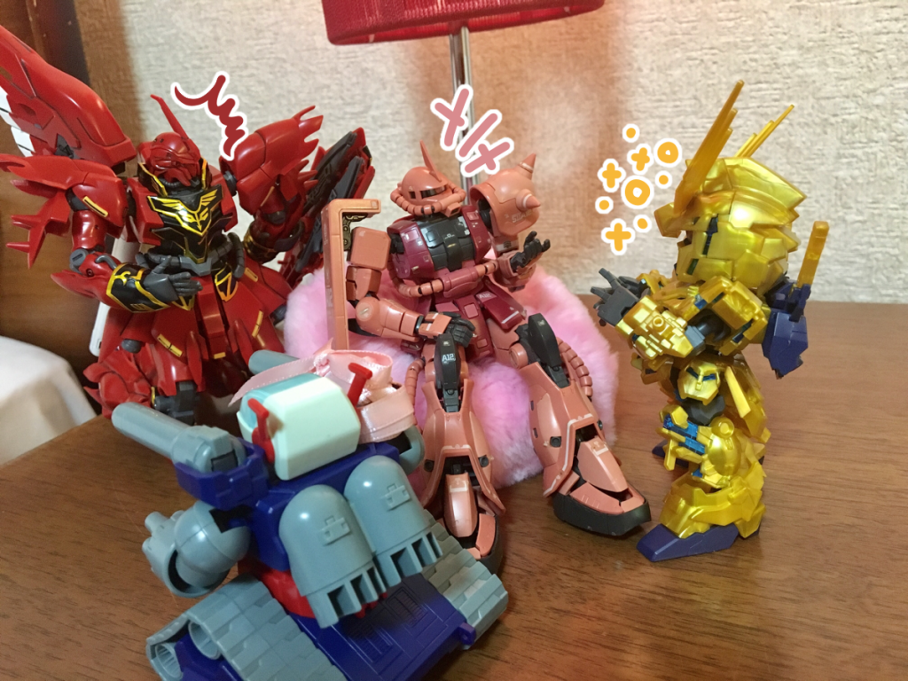 赤ザク:そういえばこの近くに新しくオープンしたクレープ屋は行ったかな?  あの店のクレープは生地がもっちりと柔らかくてな
フェネ:え!  あのお店に行ったんですか!  いいなー、その話くわしく聞かせてください!