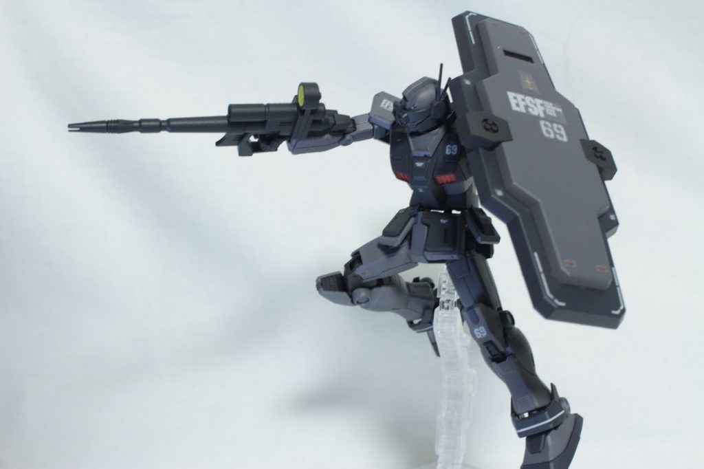 武装はオリジナルでガンキャノンのビームライフルを装備。あとは色を変えただけです。結構似合っててお気に入り。