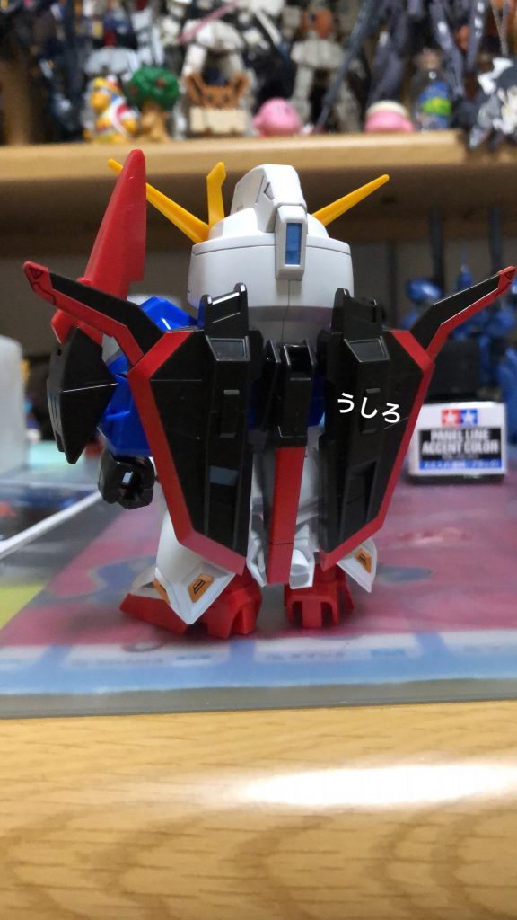 背中です。よくできてますよね
赤い部分はシールでした！