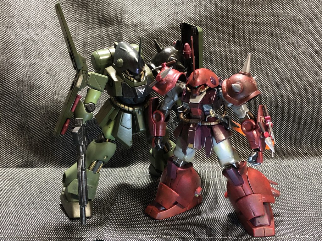 以前作ったギラドーガM(マラサイ)カスタムとツーショット。