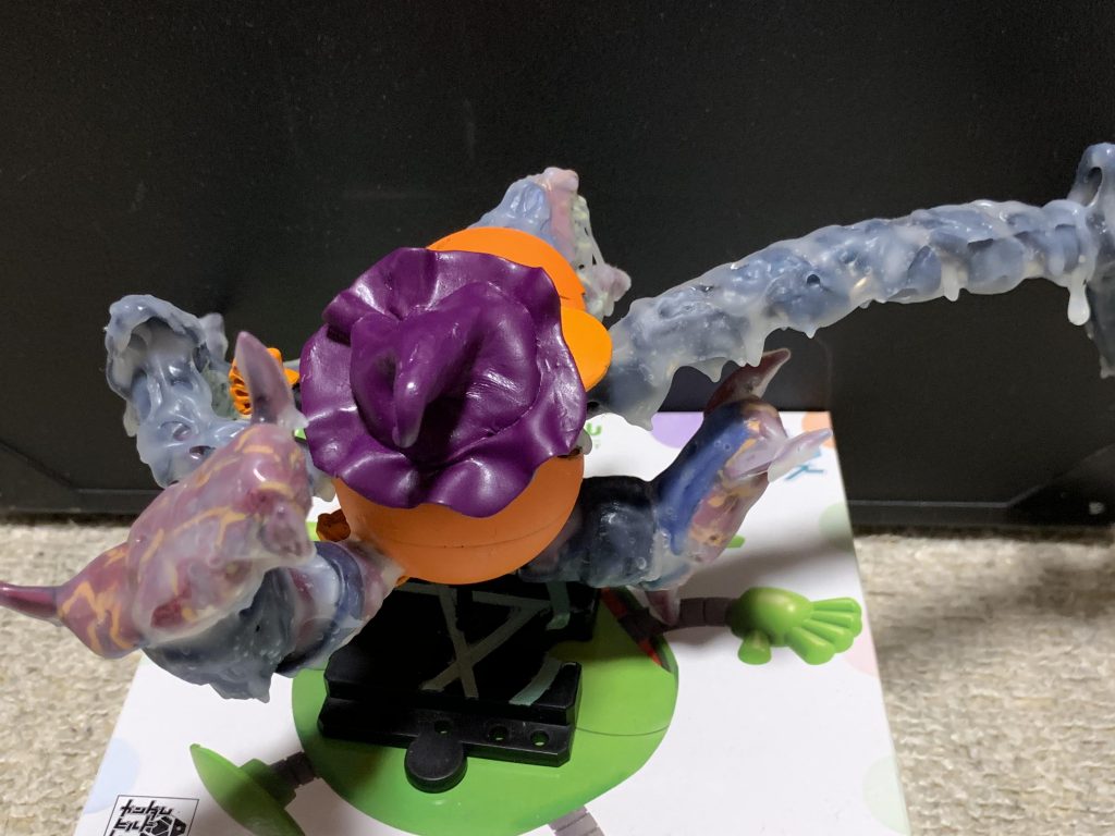 背面！背面も体液ダラダラ！


帽子はパテで作ってありやす！