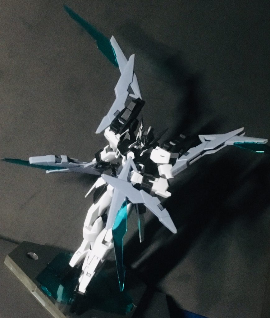 マグナムSVに本来付属のパーツは、体全体に装備させることにより新形態に!これでシドをズタズタにしてほしい