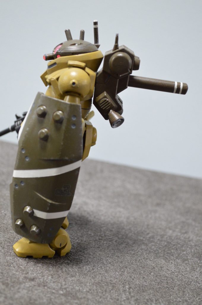 バックパックはプラ棒でタンクを追加