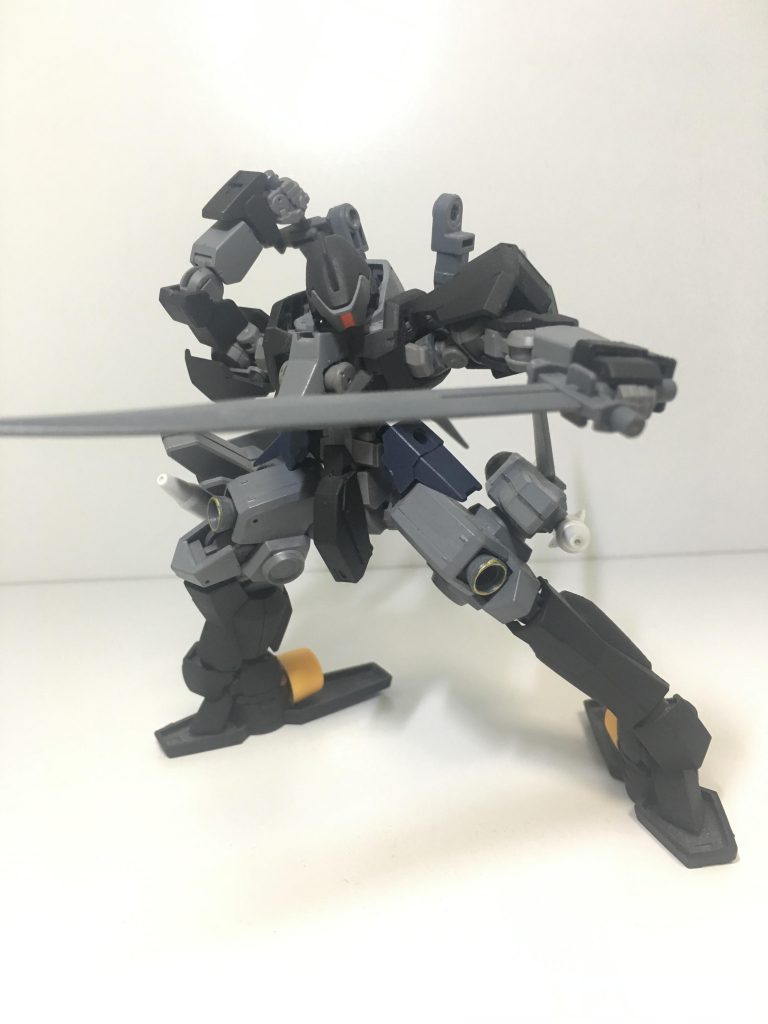 ブンドドその3。背中のアームにブレードが繋がっているので優秀なグレイズフレームもあり簡単に抜刀できます！