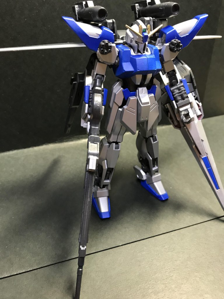 頭部:スクランブル
肩部:ウイングガンダム
腕部:ライトニングゼータ
それ以外は百式を使用しています
肩には漢のロマン、ガトリングを搭載
コトブキヤさんのパーツがバッチリハマりました