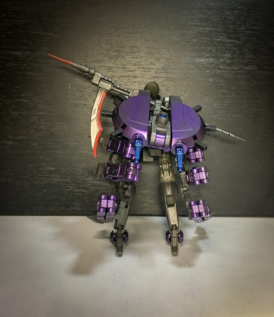 硬血
黒血油(正確には魔導炉のエーテル)に反応して徐々に硬化する特殊な液体エーテル
これを作動中の操兵の筋肉管に流すと管内で硬化、固着し黒血油の循環を阻害する
さらに症状が進むと完全に管を塞ぎ各部位の機能停止を引き起こす

アラーニェはこれを背のタンクから適量を取り出しながら戦闘に使用する