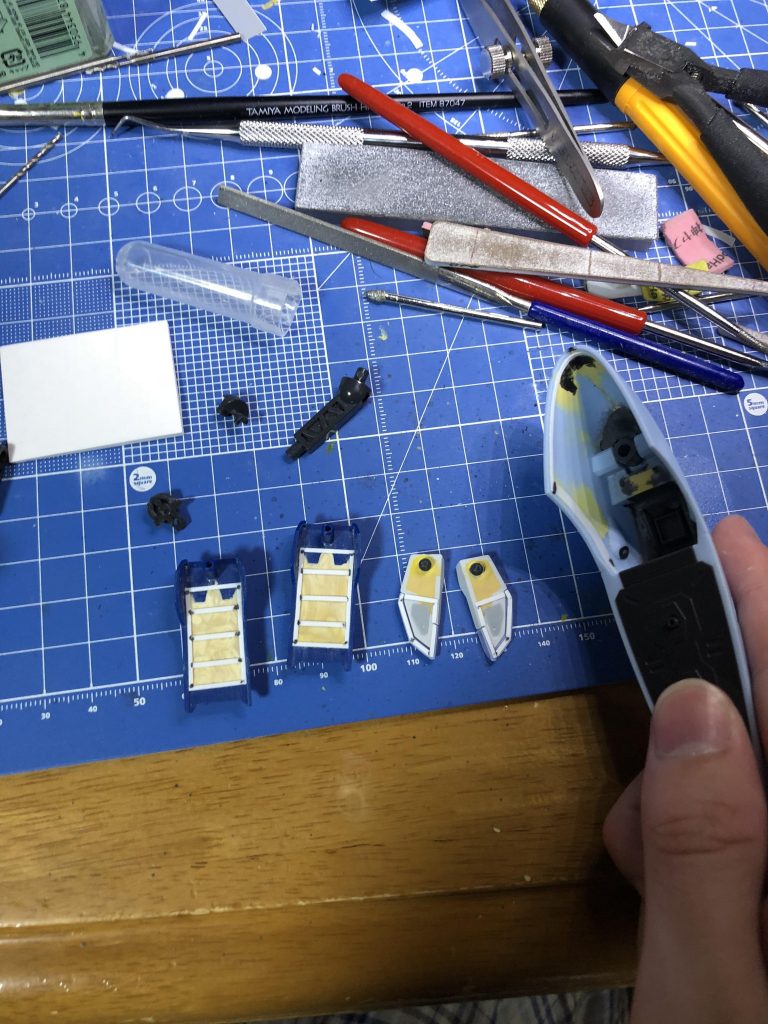 プラ板でディテールアップしたパーツ