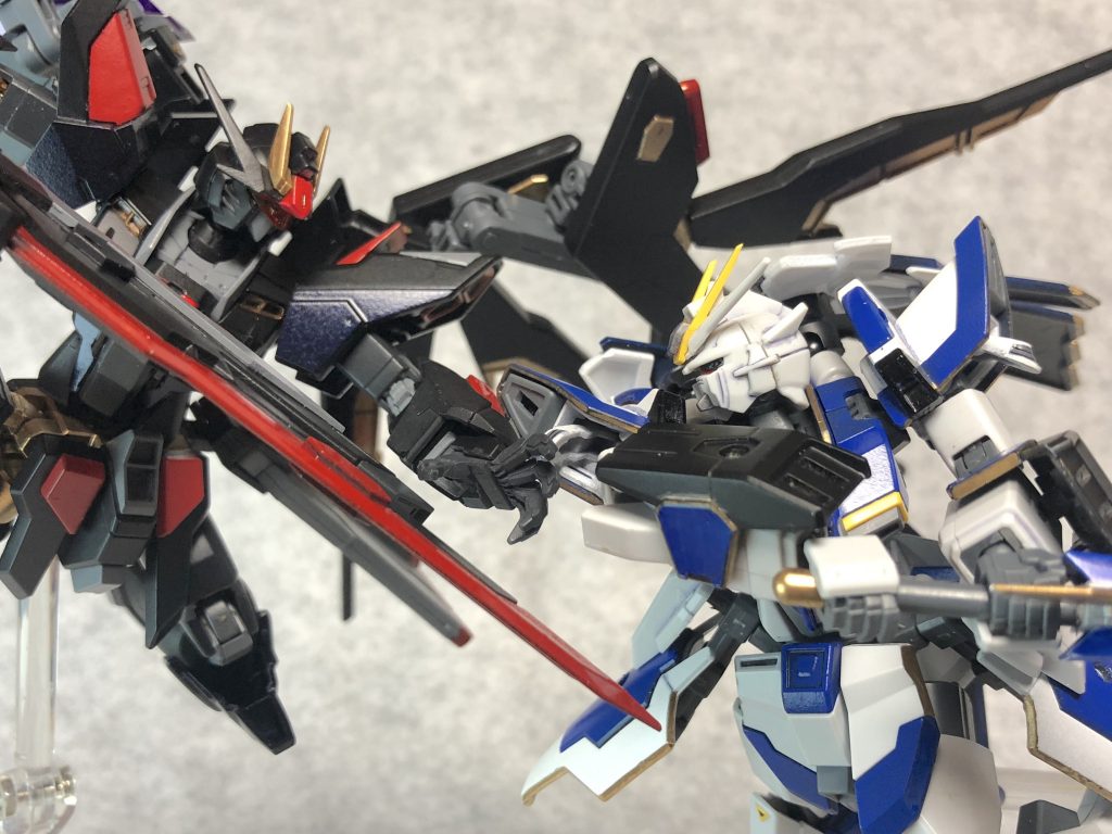 かつて投稿していたインヴェントインパルスと。
インヴェントがロスフリと対になる機体として作ったので、やっと作れたって感じです。
インヴェントもいずれ再投稿したいですね。