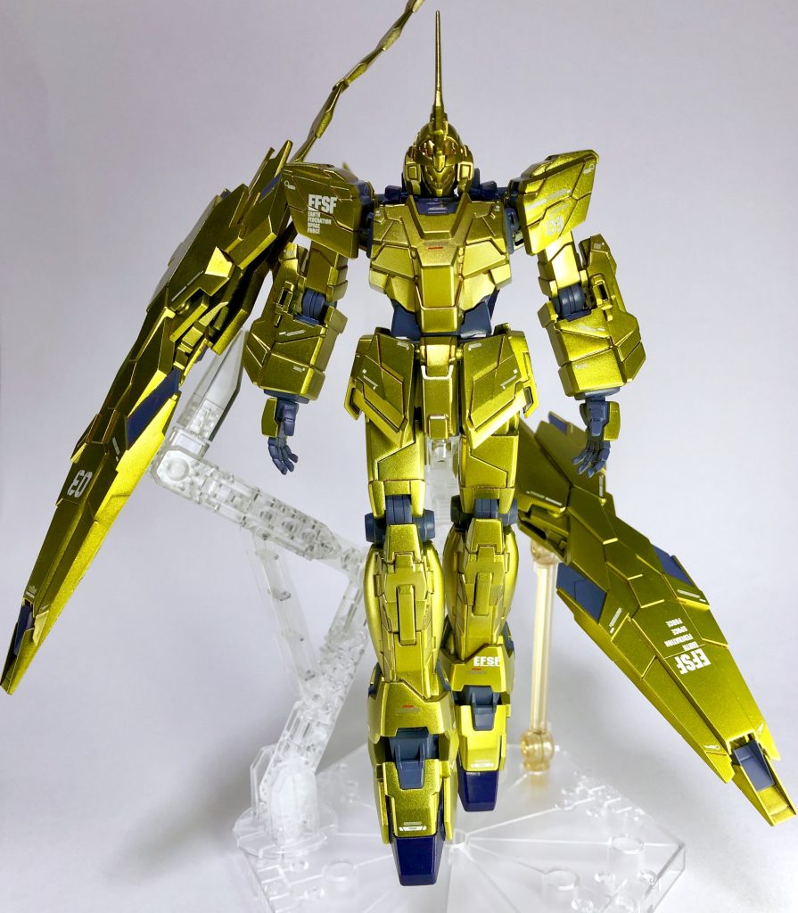 アームド・アーマーDEはもちろん外せます。劇中でも独立稼働しているのが印象的でしたからね。