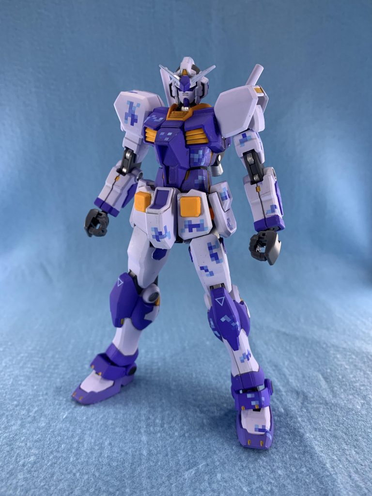 フロントです。
今回はアクセントにピクセル迷彩デカールを使用しました。