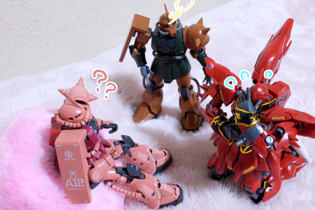シナ:携帯電話ッ……そんな……恐悦至極にございます……ッッッ
赤ザク:なにが?  え?  なに?  なんで泣いてるの?
ガル:(あっ!  これ面倒なタイプのヤツだ!)