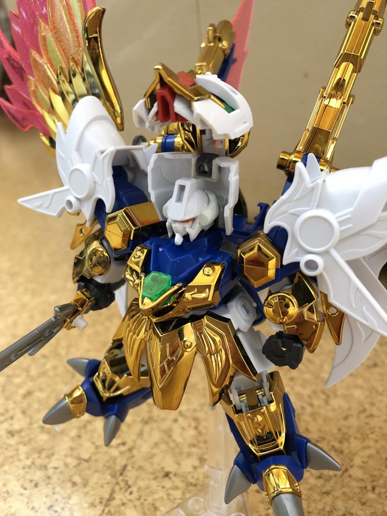 見た目は普通ですが、画像のようにSDの頭にリアルの頭を収納しています。