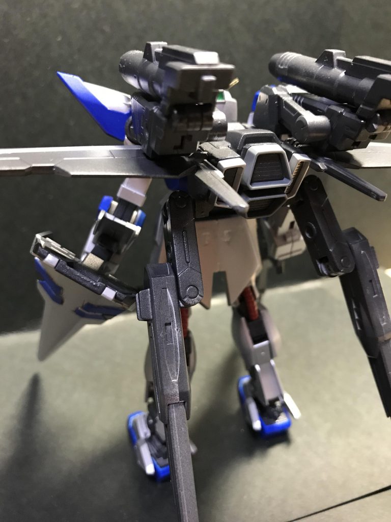 オリジナルバックパック:バーストユニット
上側はビームキャノン、下側はレールガンという設定です。
フォースシルエットをベースにビルダーズパーツのキャノン、ユニバースブースターのビームキャノンを使用