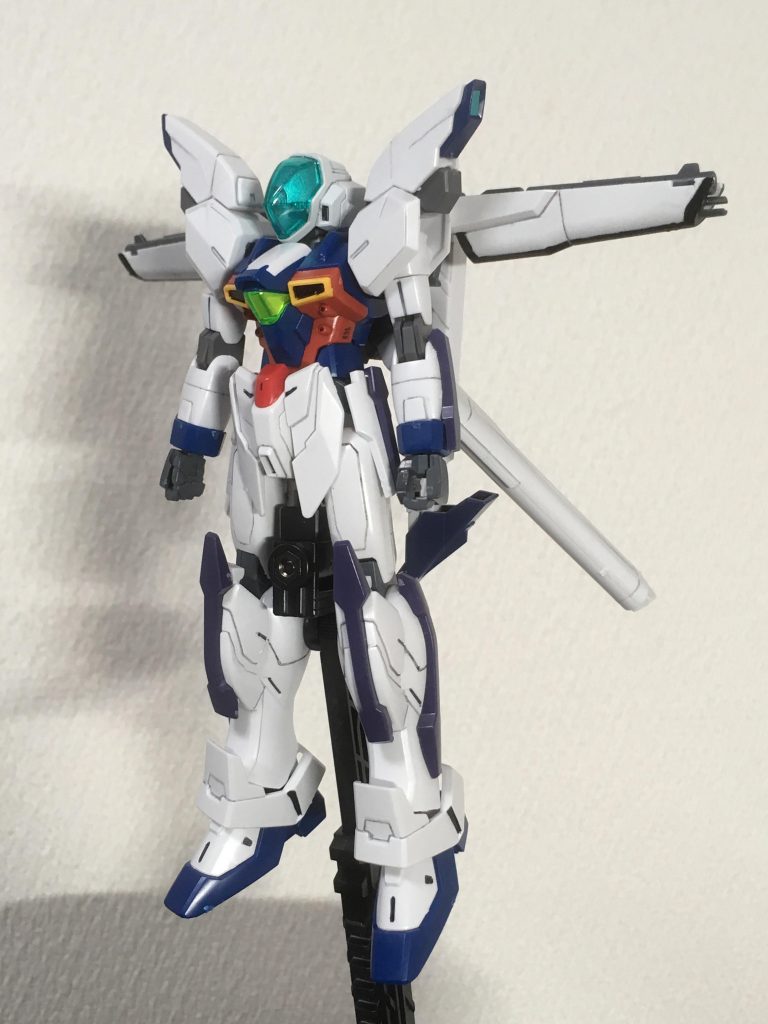 FX-9900-GB-Mk-Ⅱ GXビットマークII宇宙革命軍の攻勢によりスーパーマイクロウェーブの中継衛星が破壊され始め、戦局によってはサテライトシステムのチャージが不足する事態に対処する為、GXビットの後期生産改良型に補給専門機種としてのカスタマイズを施した機体。リフレクターの代わりにエネルギーチャージパックを装備している。