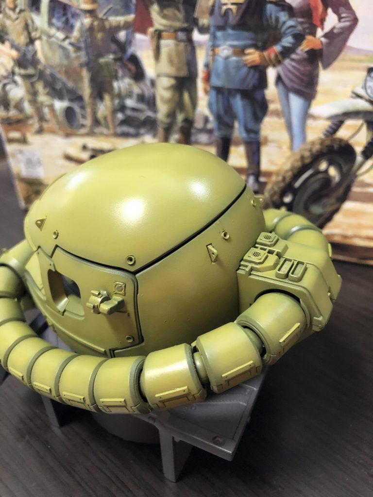 ダークグリーンをベースに塗りグリーン、イエロー系の塗料を適度に混ぜての基本塗装です。