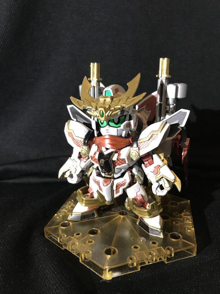 合体形態手持ちの武器無し。
手甲は磁石でくっつくようになってます
。