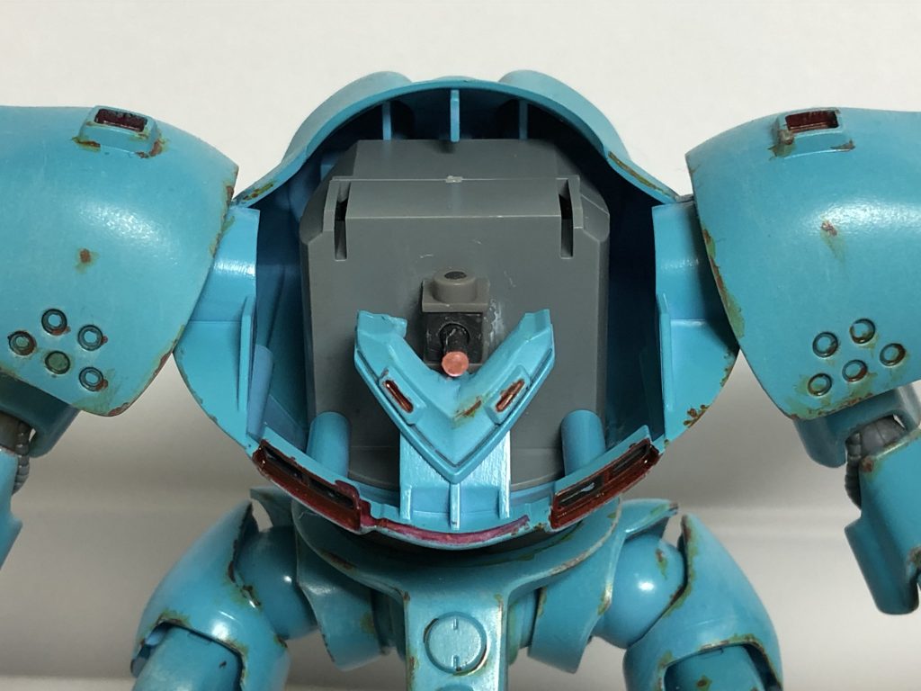 キットそのままだとモノアイが稼働しないので、余分な部分をカットしwaveさんのボールジョイントとプラサポを付けました。
これで横＋若干縦可動が可能です。