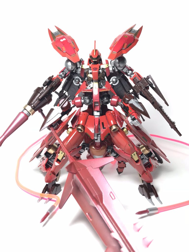 ## 〜機体設定〜
レギンレイズの配備が進む中、本機は汎用性の高いグレイズを改修し、レギンレイズに並ぶ性能まで引き上げられたレギングレイズの拠点強襲型、*レギングレイズ ・シャムシェル*である。