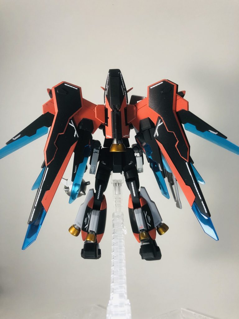 バック。
大きいスクランブルの翼のクリアパーツが良いアクセントで印象的に出来ました。