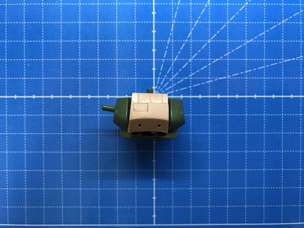 ボディにざっくり合わせて形を整えました。