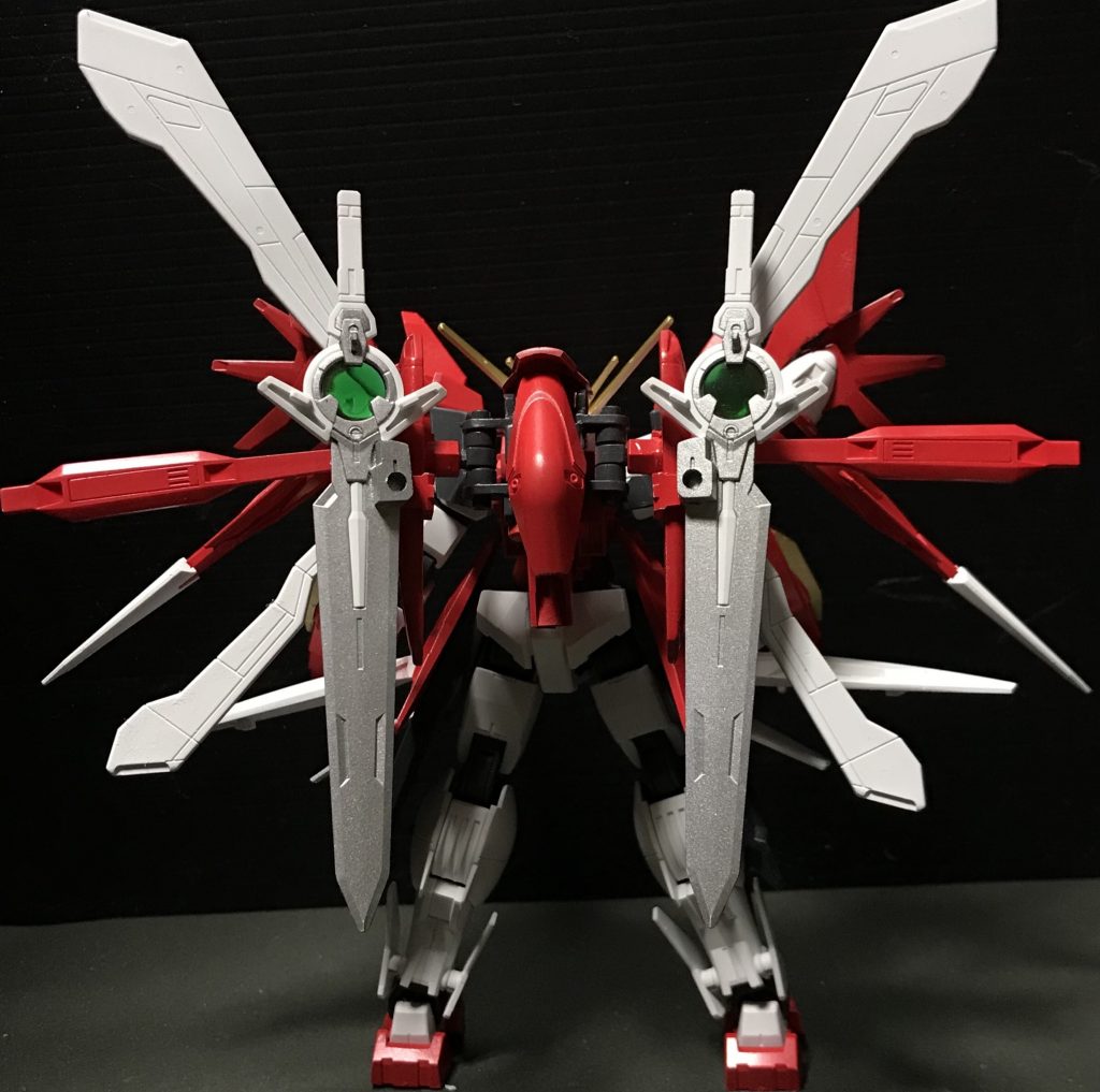 そしてこの機体最大の特徴でもある
【ハイパートランザムインフィニティ】
［ゴッドガンダムのハイパーモードとトランザムインフィニティが合わさったようなモードになり
機体はダイバーの闘志を現したような真紅の色となり
通常のトランザムインフィニティより数倍の機動性を発揮するのであった］
という脳内設定ですw
各パーツを展開させる事でシルエットを大きく変えています
