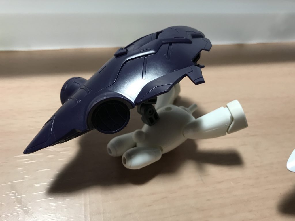 ## 〜製作秘話〜
この機体はひょんな事から、プルーマの胴体にプチッガイの胴体を付けたパーツができ、「コイツ、いけるぞ!」と兼ねてより考えていた甲殻類を作ろうとした事に始まります。