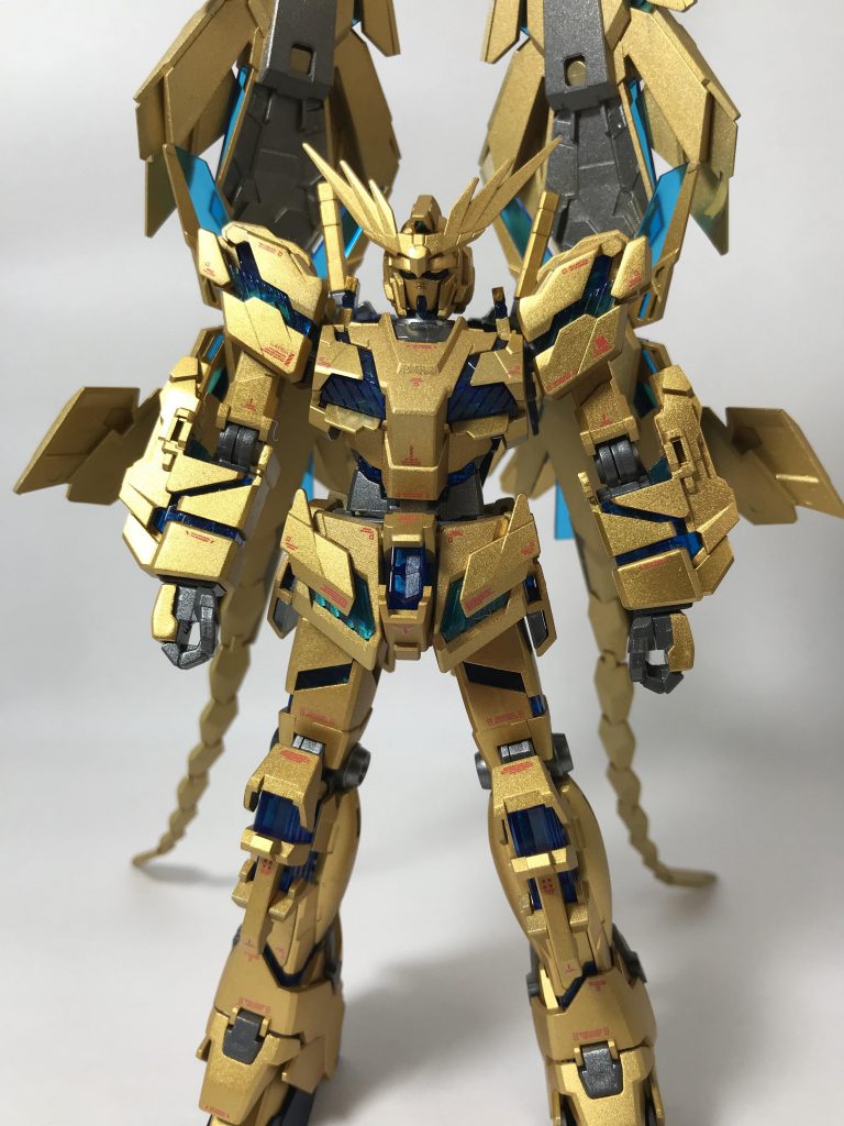 正面から。サイコフレームも塗ってしまえば良かったかなと思ったのですが、これはこれでOK？