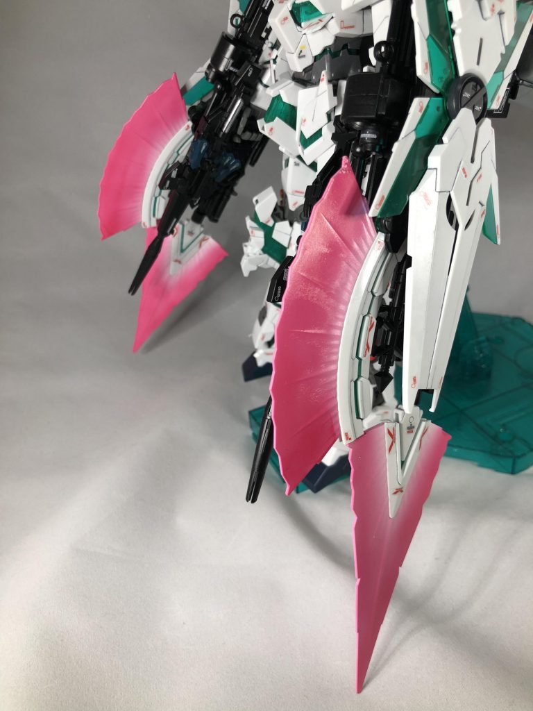 ジャベリンのビーム刃。
グラデーション塗装してみました。
初です。死ぬ程満足してます。