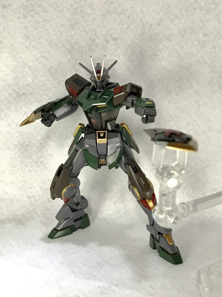 投擲武器としても使用できパイロット次第で様々な運用が期待できる。