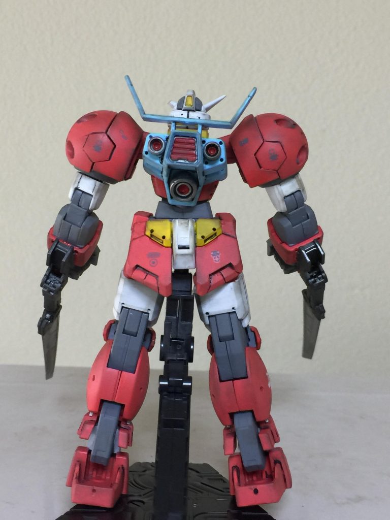 ガンダムAGE-1 タイタス
背面 アピールショット!
背面は 水転写デカール貼りを
少量にして 塗装も シンプルに
しました。