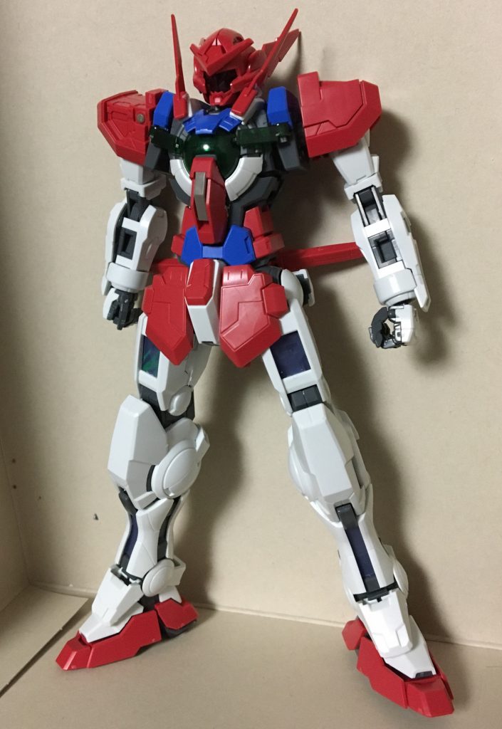 塗装前。腰部脇、スリッパ以外の赤パーツが基本、アストレアのパーツです。