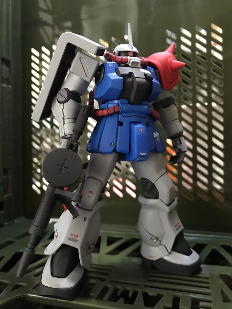 なかなか派手なザクでしょ👍